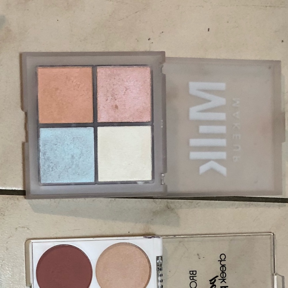 Milk Makeup Holographic Highlighter Quad